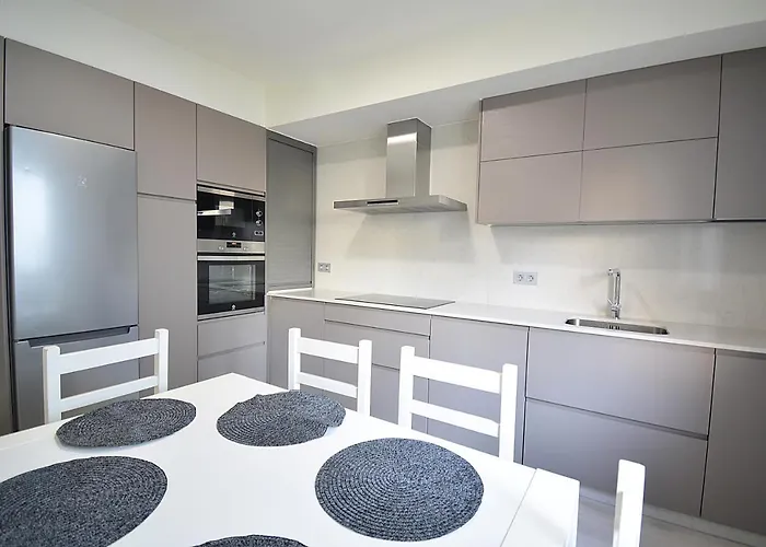 Galihost - En Pleno Centro De Portonovo,